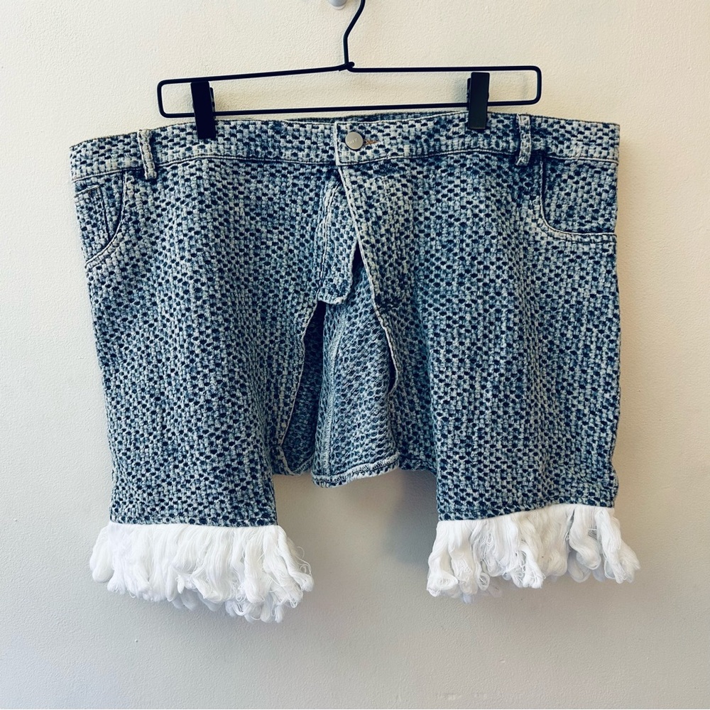 Athina denim chap style fringe trimmed shorts size medium